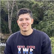 Profesor de comunicaciones, periodismo, radio, oratoria, redes sociales